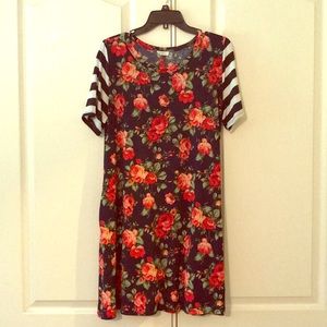 Floral short sleeved dress; navy blue background